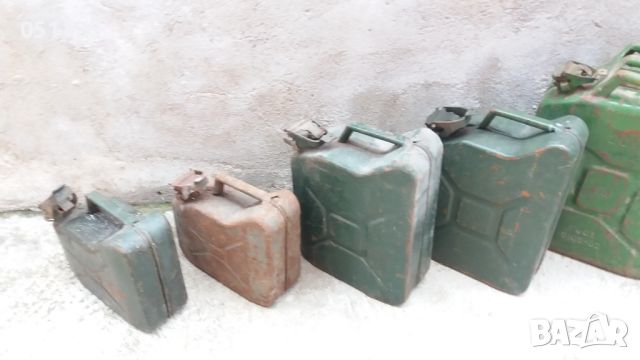 метални военни туби за гориво 5, 10 и 20 литра , снимка 5 - Други ценни предмети - 45812026
