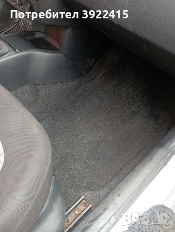 Продавам Шкода Фабия 1,4 газ, бензин,2003 година,напълно обслужена., снимка 7 - Автомобили и джипове - 53825938