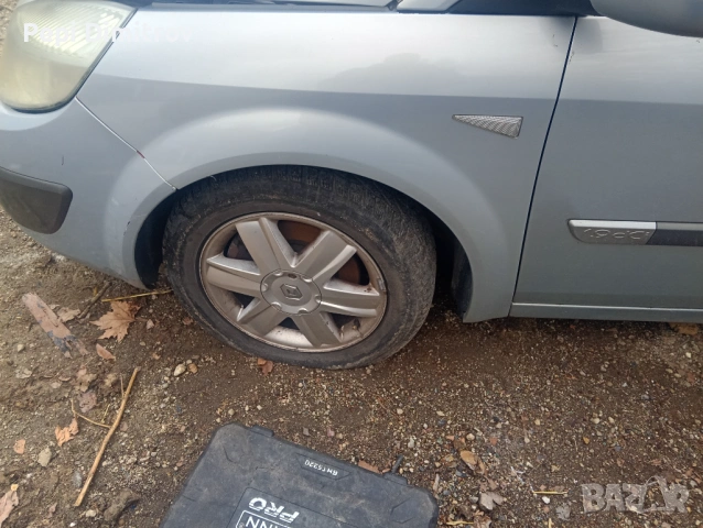 Десен калник за Renault Scenic II (2003-2009г.), снимка 3 - Части - 54085696