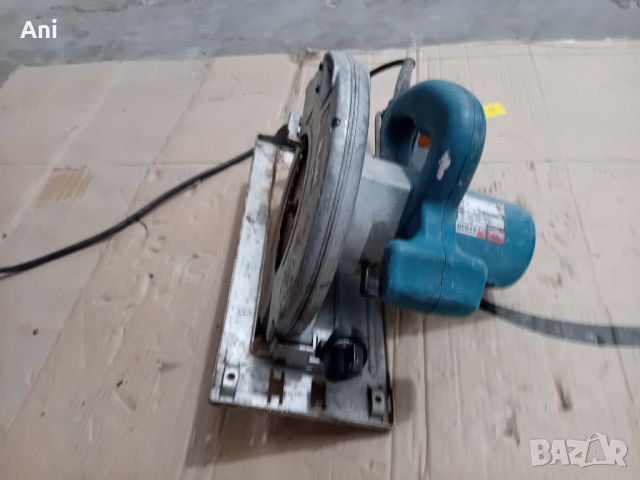 Ръчен циркуляр - Makita 110 V / 1300 W, снимка 2 - Други инструменти - 45782717