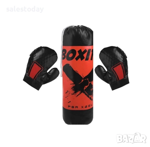 Боксова круша и ръкавици