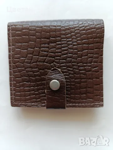 Портфейл от крокодилска кожа