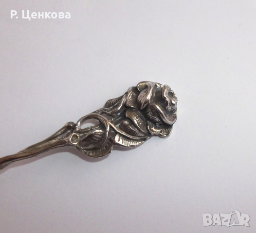 Старинна сребърна лъжица с релефна роза, снимка 2 - Прибори за хранене, готвене и сервиране - 44952190