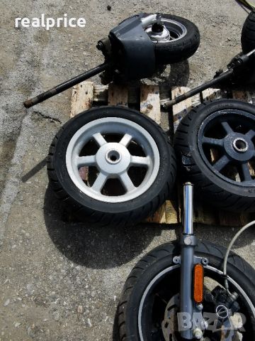 Джанти с гуми за скутери, снимка 4 - Части - 45384676