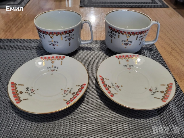 Лот чаши и чинийки ИЗИДА шевица 