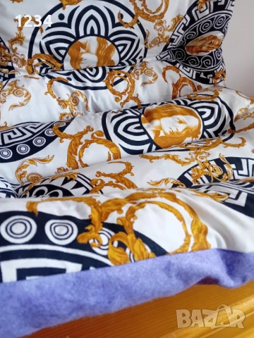 2 броя нови големи възглавници с мотиви Версаче, снимка 4 - Възглавници - 53935150