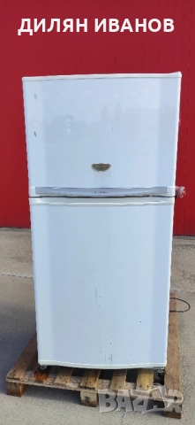 Хладилник с фризер SHARP