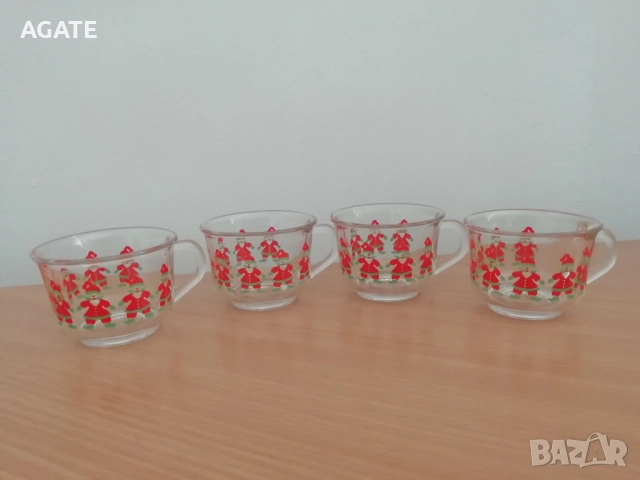 4 броя оригинални стъклени чаши за греяно вино с Дядо Коледа, arcoroc - Франция, снимка 3 - Чаши - 52506062