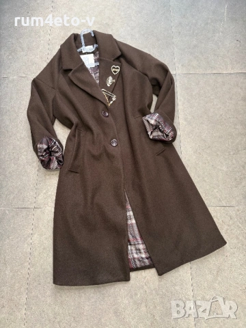Красиво палто с брошки , снимка 2 - Палта, манта - 53025622