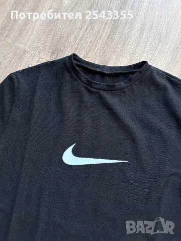 Дамска тениска Nike, (S), снимка 2 - Тениски - 47103002