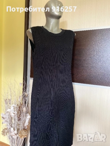 Черна рокля рипс 