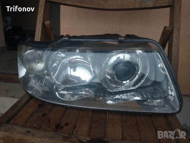 Десен ксенон фар HELLA Audi A3 8L Ауди а3 8Л, снимка 1 - Части - 46643794