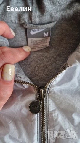 Горнище Nike M оригинално, снимка 3 - Спортни екипи - 53747811