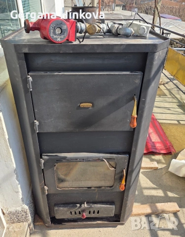 Камина с водна риза, снимка 3 - Отоплителни печки - 53847640