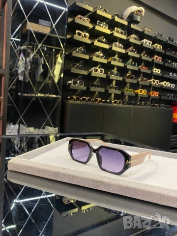 очила с черен обикновен калъф и ув защита Tom Ford miu miu , снимка 3 - Слънчеви и диоптрични очила - 51447703