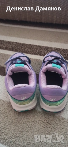 Детски маратонки Декатлон, снимка 2 - Детски маратонки - 53946264