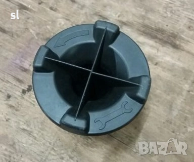 Бутони за плафон,държач за резервна гума,капачка пръскалки на Mercedes/Мерцедес, снимка 4 - Части - 47307743