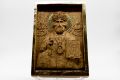 Позлатена релефна икона на Свети Николай Чудотворец от масивен дъб - 9 карата, снимка 1 - Икони - 46006349