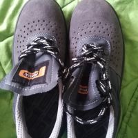Чисто нови дамски работни обувки с метално бомбе 38,5 номер , снимка 1 - Дамски ежедневни обувки - 45350282