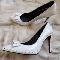 Бели елегантни обувки , снимка 1 - Дамски обувки на ток - 45584838