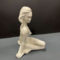 Бяла порцеланова фигура на гола жена, снимка 2 - Статуетки - 45570783