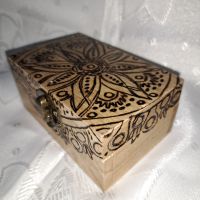 Ръчно пирографирани дървени кутийки за бижута, снимка 1 - Колиета, медальони, синджири - 45784839