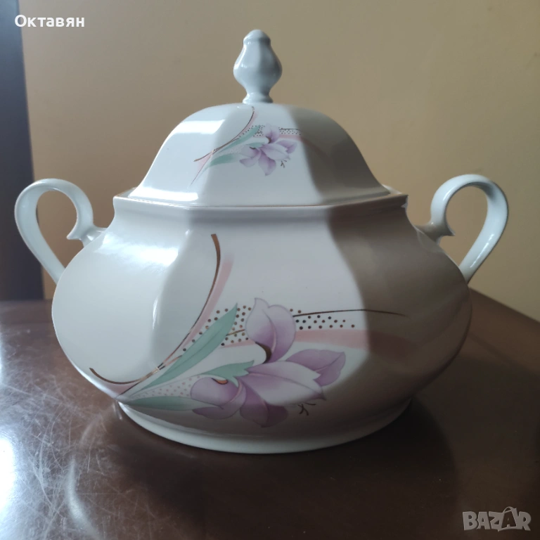 Порцеланов супник, снимка 1