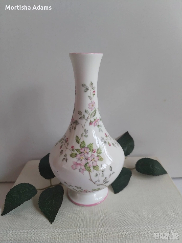 Английска ваза- фин костен порцелан , снимка 1