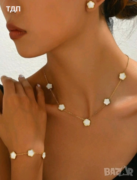 Дамски комплект от медицинска стомана - колие, гривна и обеци модел Alhambra by Van Cleef & Arpels, снимка 1