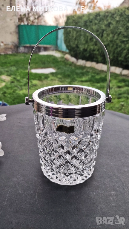 Масивен кристален съд за лед с метална окантовка, снимка 1