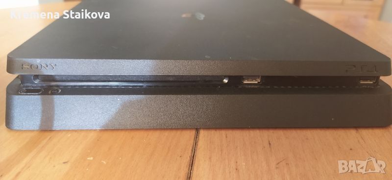 PS 4 slim + 2 игри, снимка 1