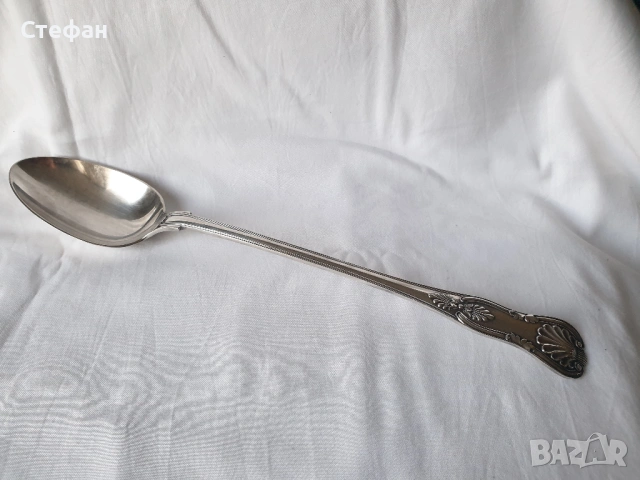 Огромна посребрена лъжица