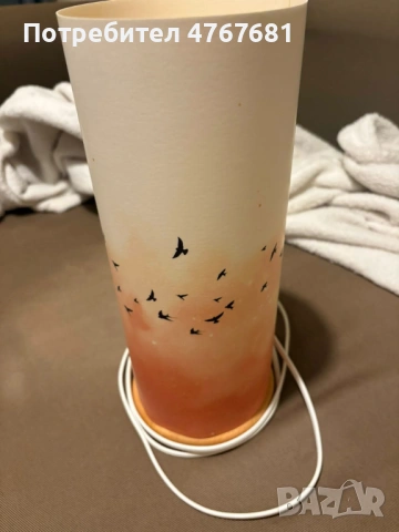 Настолна лампа от картон/пластмаса, снимка 2 - Настолни лампи - 53860878