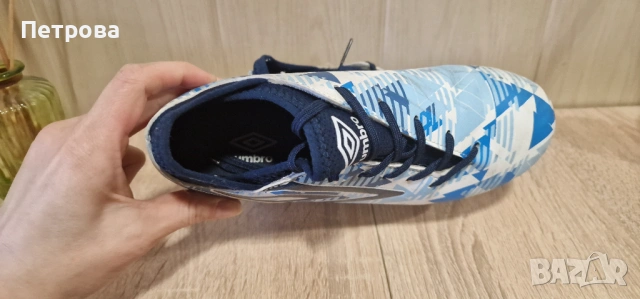 Детски бутонки размер 35,5 Umbro, снимка 4 - Футбол - 53928376
