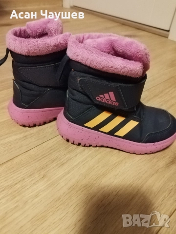 Adidas , снимка 2 - Детски боти и ботуши - 52888285