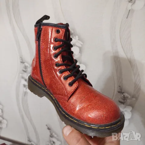  боти кубинки DR. MARTENS RED GLITTER 1460 BOOTS номер 35 ,5 , снимка 4 - Бебешки боти и ботуши - 38709298