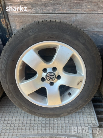 Оригинални джанти VW 15" с гуми 195/65/15, снимка 3 - Гуми и джанти - 51541288