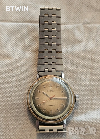 Винтидж съветски часовник VOSTOK (Восток) – механичен, 17 камъка, СССР !, снимка 2 - Мъжки - 53573283