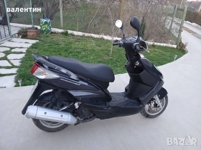 продавам много запазен скутер ,гаражен, снимка 3 - Мотоциклети и мототехника - 53992520