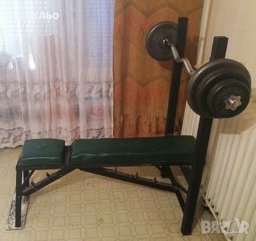 Лежанка за вдигане на тежести и Фитнес