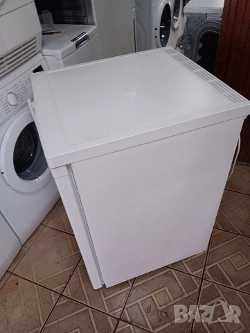 Като нов малък хладилник с вътрешна камера Liebherr с 2 години Гаранция!, снимка 6 - Хладилници - 53398701