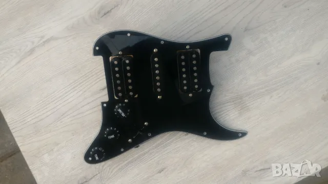 Пикгард за Strat, снимка 1 - Китари - 48959831