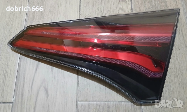 Десен стоп на багажника Toyota Rav4 4 2015-2017 Тойота Рав4 81580-42031