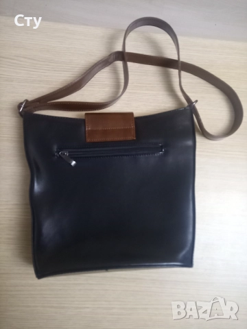 Дамска чанта, снимка 2 - Чанти - 52090764