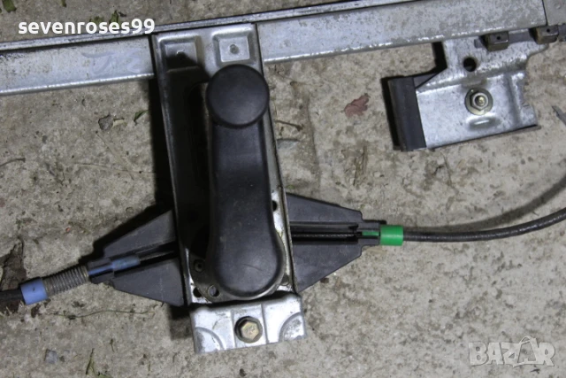 Машинка стъкло задна дясна ръчна Фолксваген Голф 3 комби 1.9 tdi 90hp VW Golf 3, снимка 3 - Части - 50854999