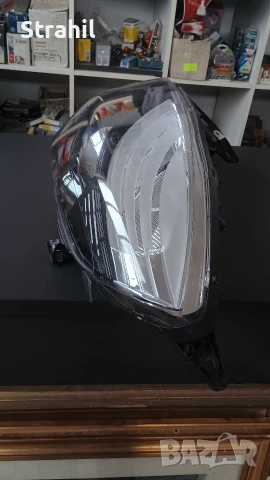 Ляв фар за Renault Scenic III, снимка 4 - Части - 54140355
