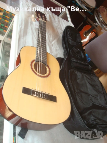 Класическа китара, Размер 1/4 с калъф, снимка 2 - Китари - 53201424