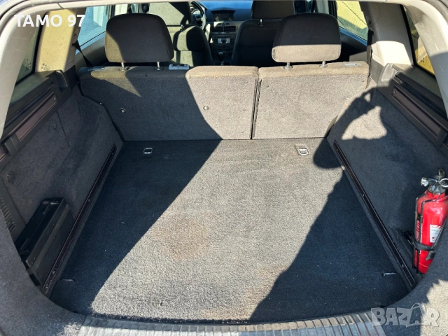 Opel Astra 1.7 CDTi 100hp, снимка 13 - Автомобили и джипове - 53818315