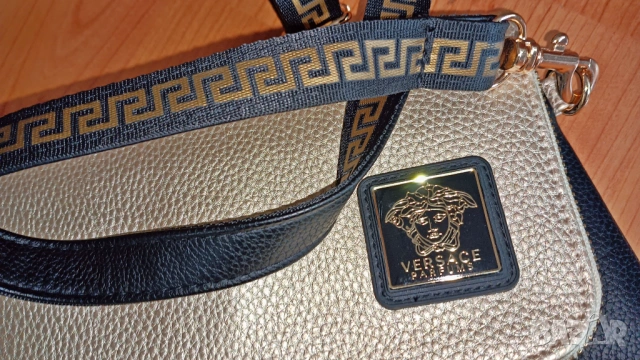 Versace оригинал, снимка 3 - Чанти - 53358194