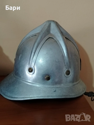 Стара пожарникарска алуминиева каска, снимка 7 - Други ценни предмети - 53346039